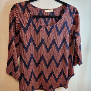 A'GACI CHEVRON PATTERN BLOUSE 3/4 SLEEVES, SIZE IS MISSING BUT LIKELY A MEDIUM